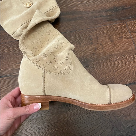 LOUIS VUITTON Mahina Monogram Riding Boots - Picture 10 of 11